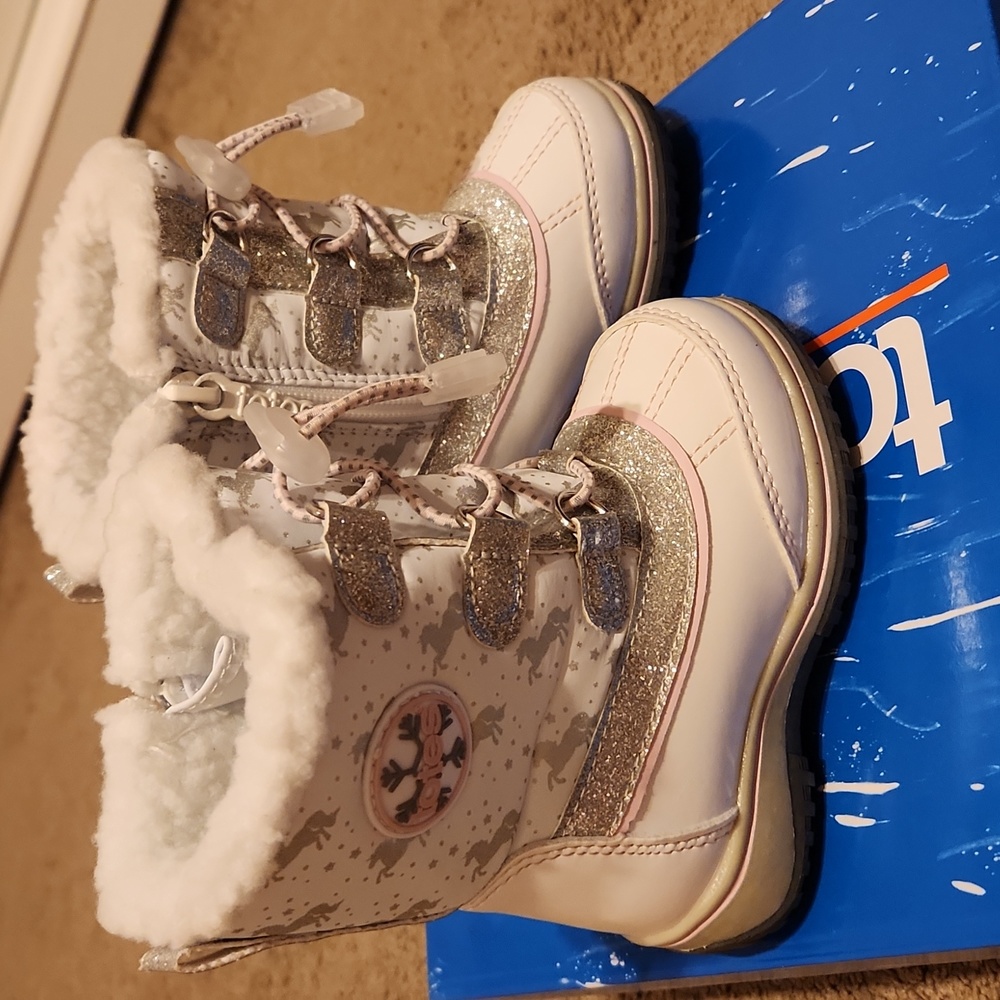 6 toddler Bambawhite snow boots